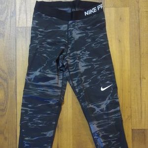 Nike Pro Compression Capri Leggings Black Camo